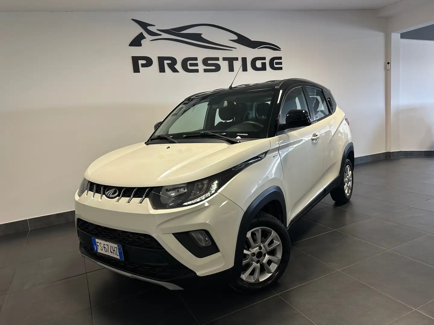 Mahindra KUV100 KUV100 1.2 BENZINA 83CV UNIPRO PRONTA CONSEGNA Weiß - 1