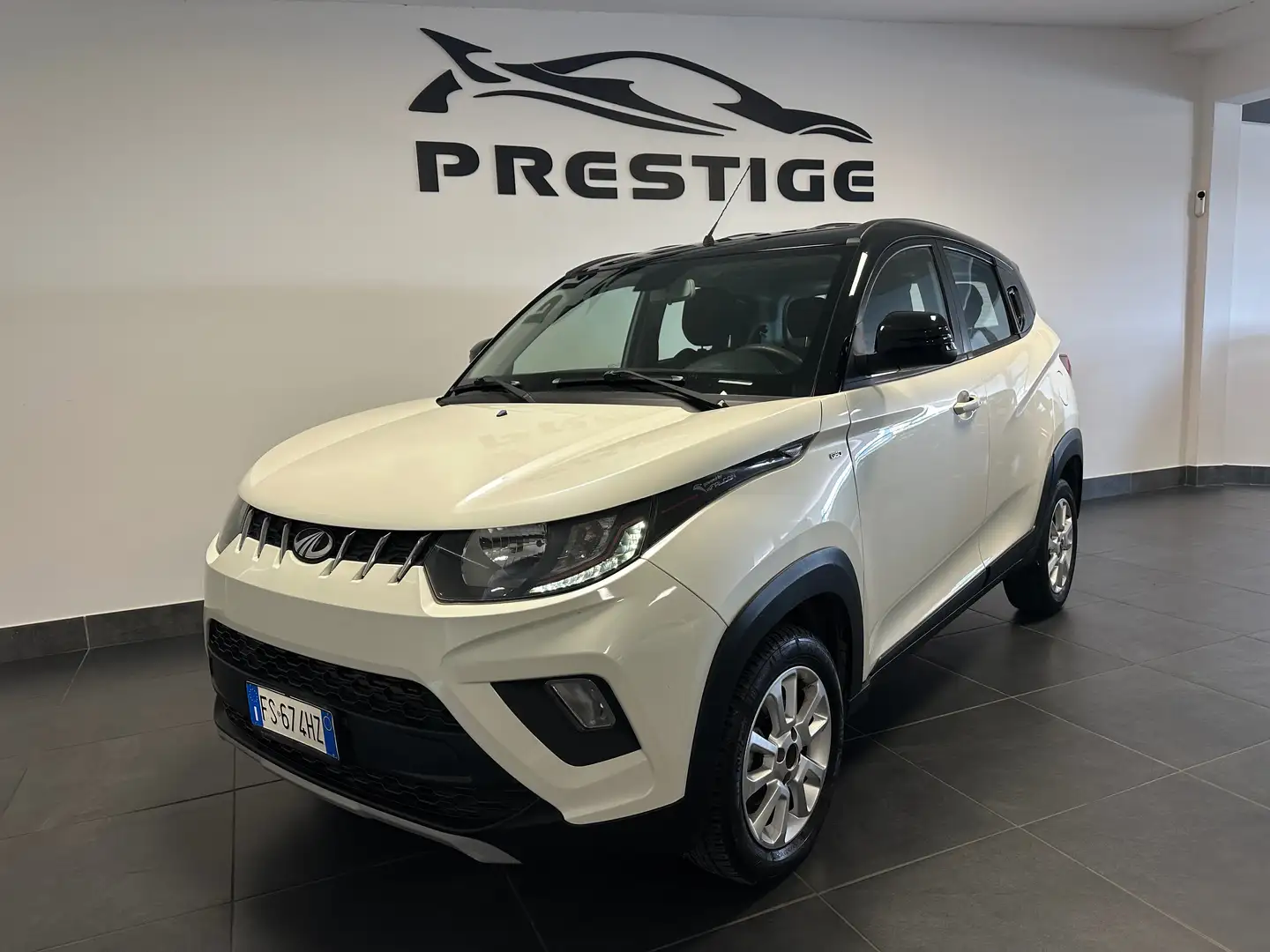 Mahindra KUV100 KUV100 1.2 BENZINA 83CV UNIPRO PRONTA CONSEGNA Weiß - 2