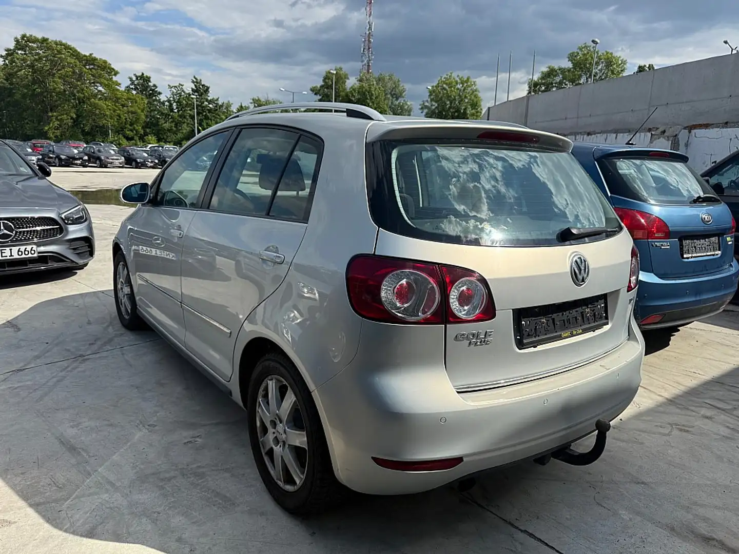 Volkswagen Golf Plus Highline 1,6 TDI DPF DSG |STARTET NICHT| Grau - 2