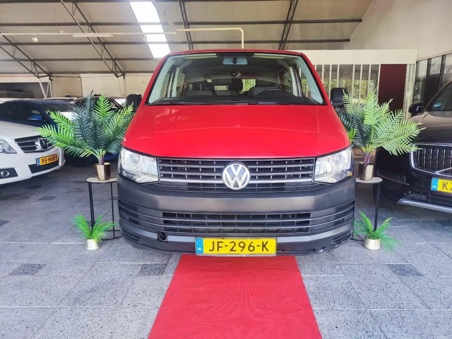 Volkswagen 2.0 TDI 9 PERS AIRCO! 2016 Rood - 1
