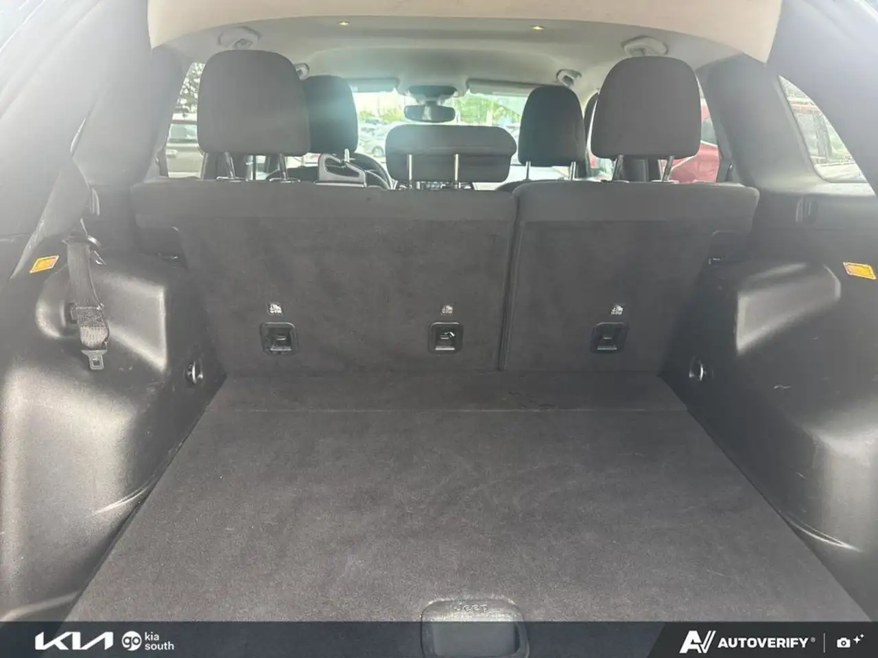 Jeep Cherokee снимка Jeep Cherokee