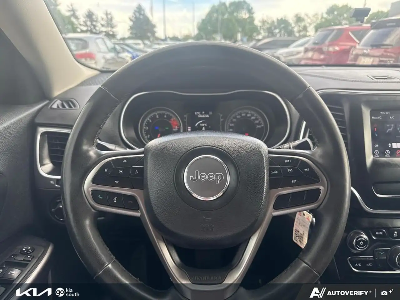 Jeep Cherokee снимка Jeep Cherokee