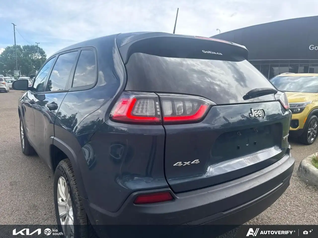 Jeep Cherokee снимка Jeep Cherokee