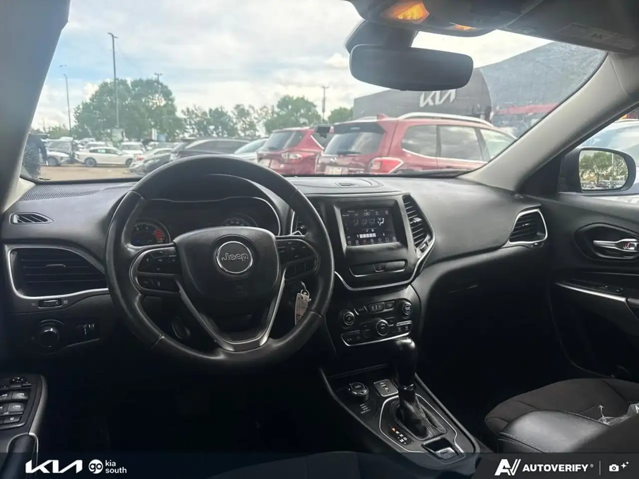 Jeep Cherokee снимка Jeep Cherokee