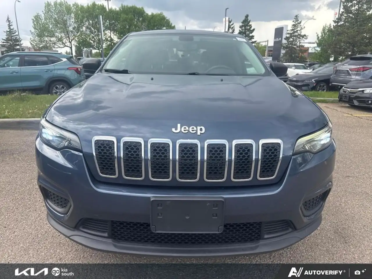 Jeep Cherokee снимка Jeep Cherokee