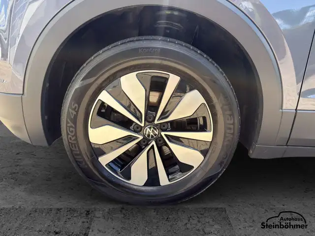 Volkswagen T-Cross view 13