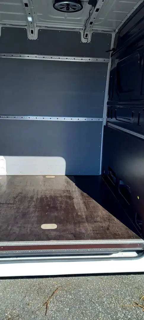 Volkswagen Crafter Kastenwagen L5H3 Weiß - 2