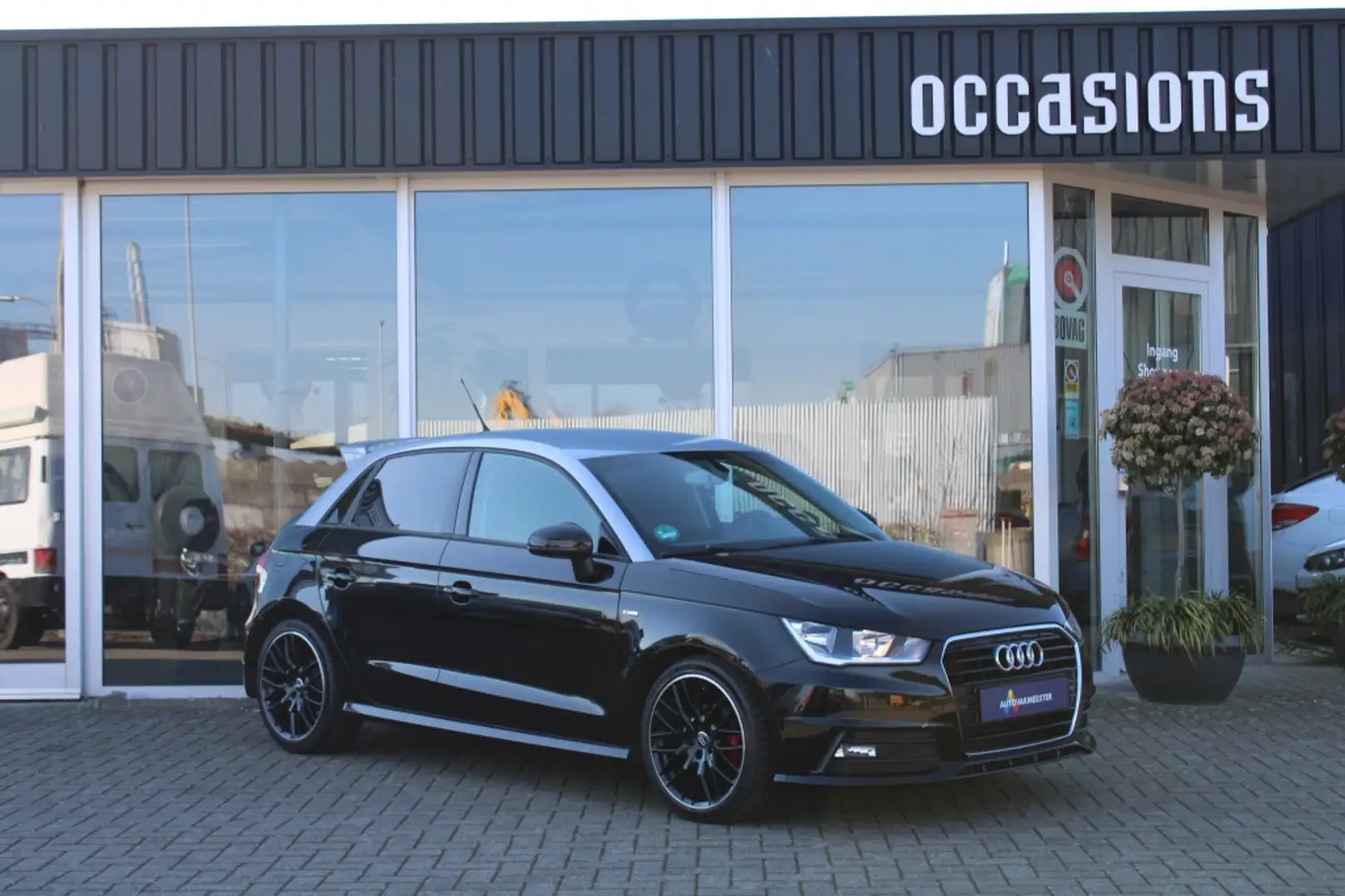 Audi A1 1.0 TFSI Sp. Pro L S Noir - 1