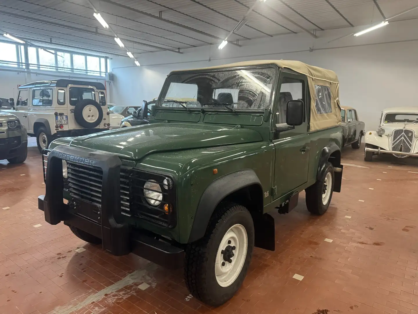 Land Rover Defender 90 2.5 td Soft Top Grün - 1