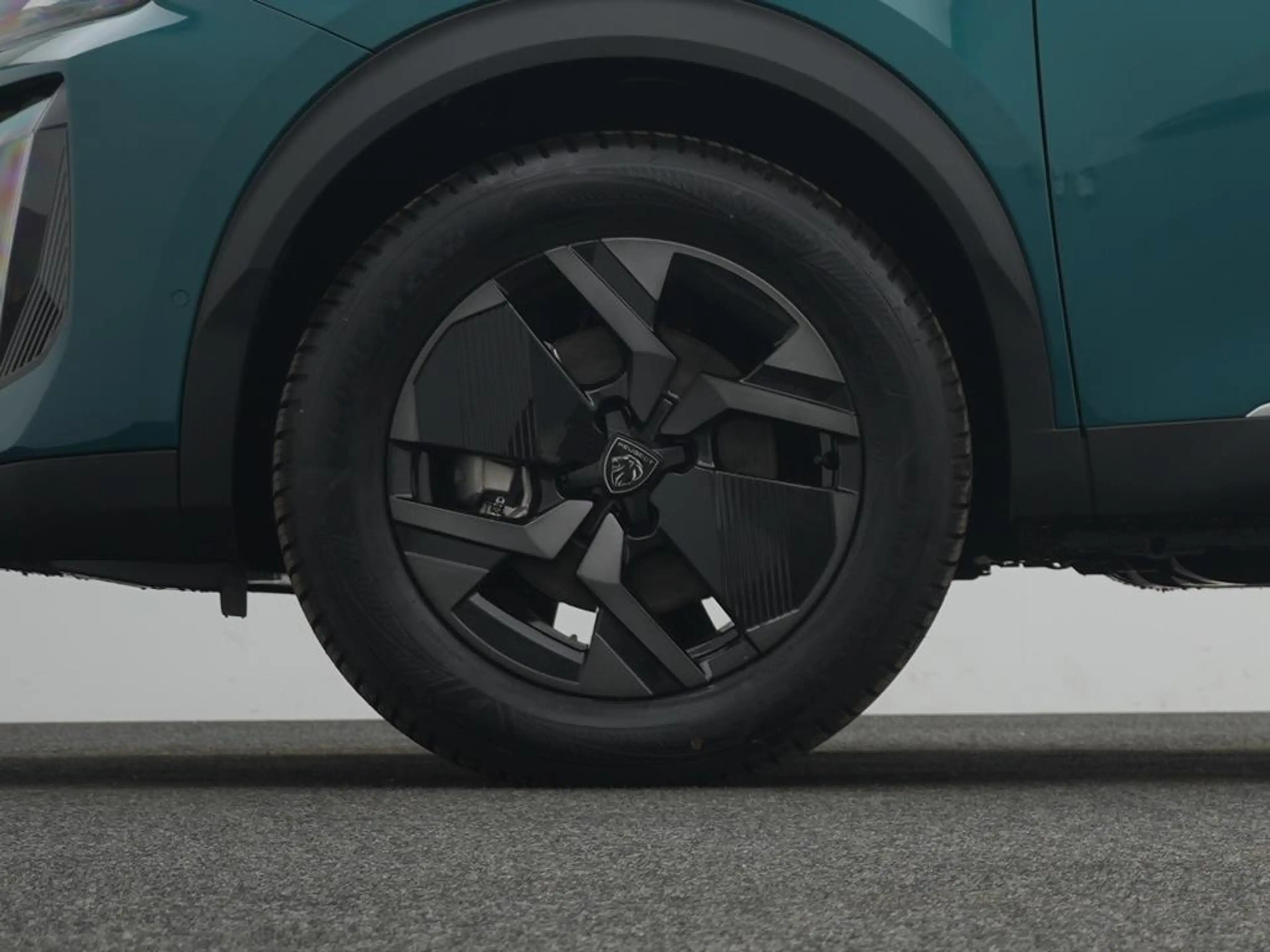 Peugeot 2008 Envy HYBRID 145 e-DSC6 — photo 8