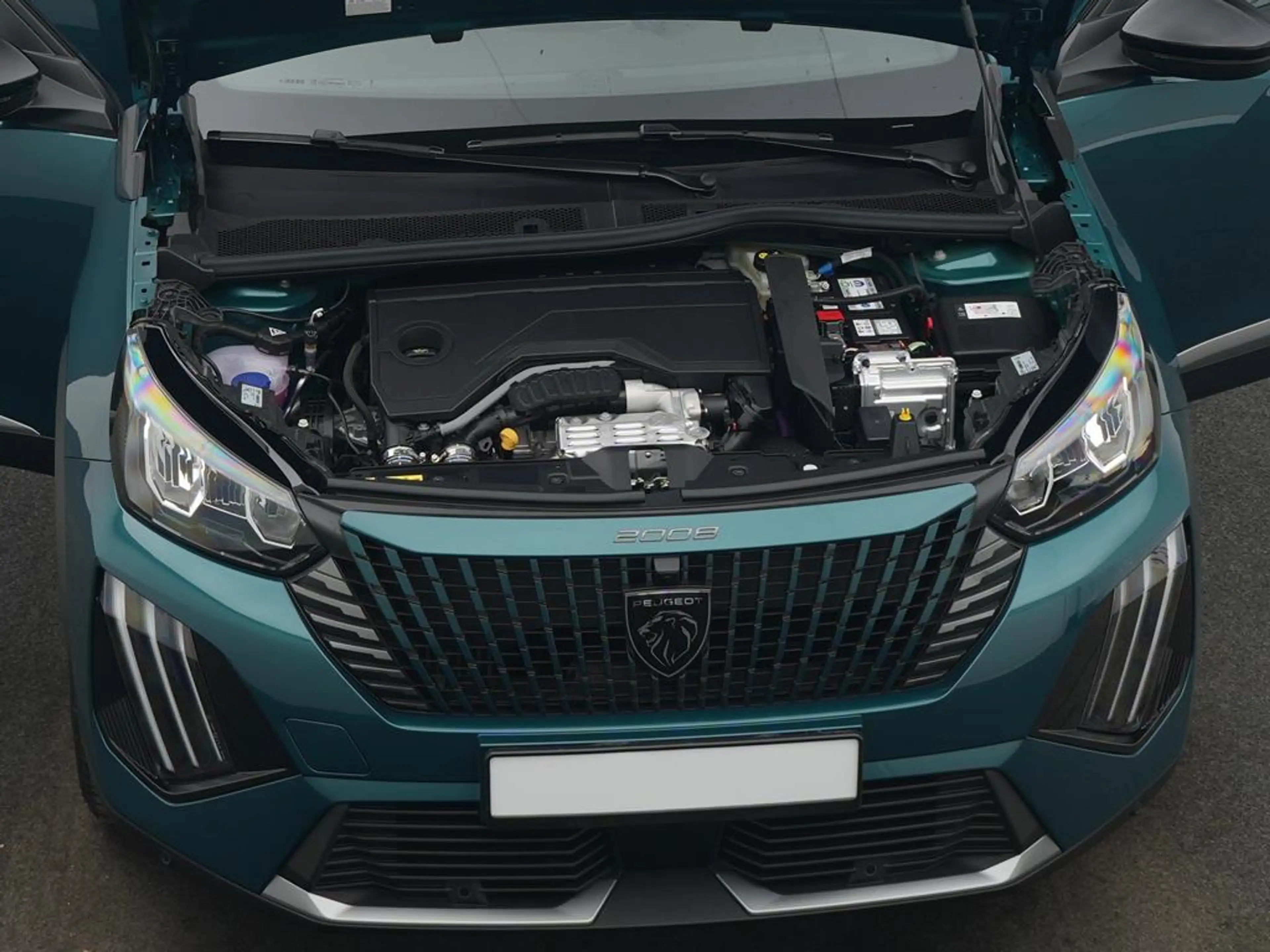 Peugeot 2008 Envy HYBRID 145 e-DSC6 — photo 6