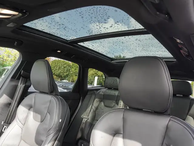 Volvo XC60 view 8