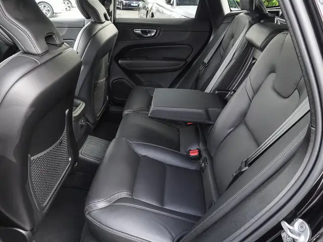 Volvo XC60 view 17