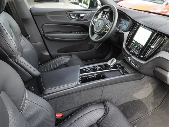Volvo XC60 view 9