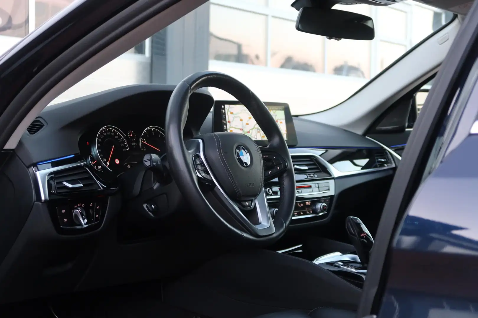 BMW 520 5-serie 520i High Executive SCHUIFDAK/ NAPPA-LEDER Bleu - 2