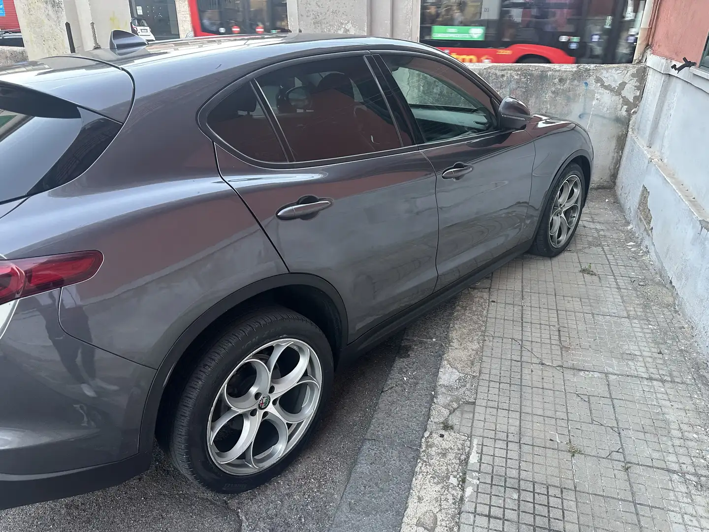 Alfa Romeo Stelvio - 2