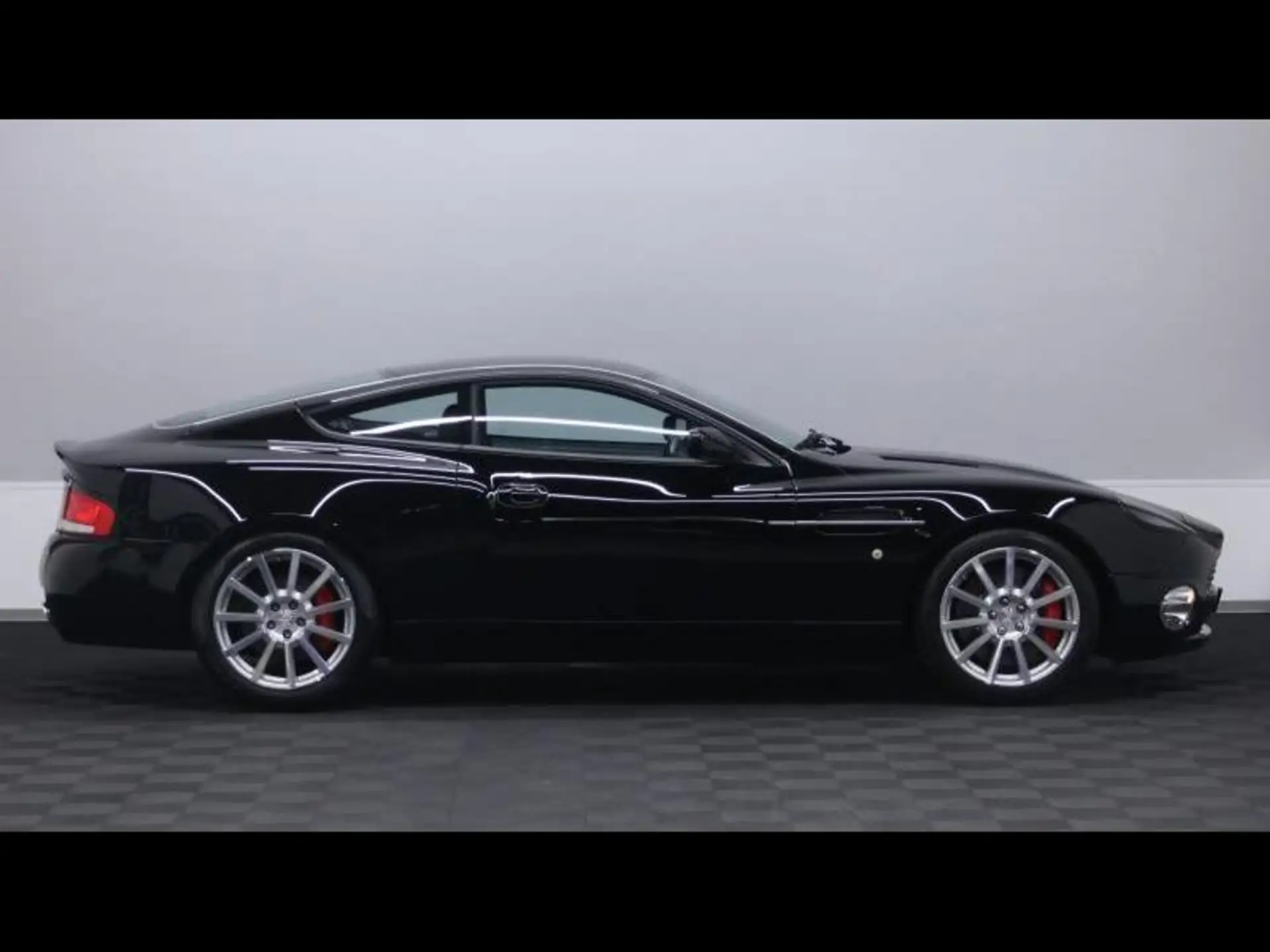 애스턴마틴 뱅퀴시 Coupe 2004 검정 사진 3