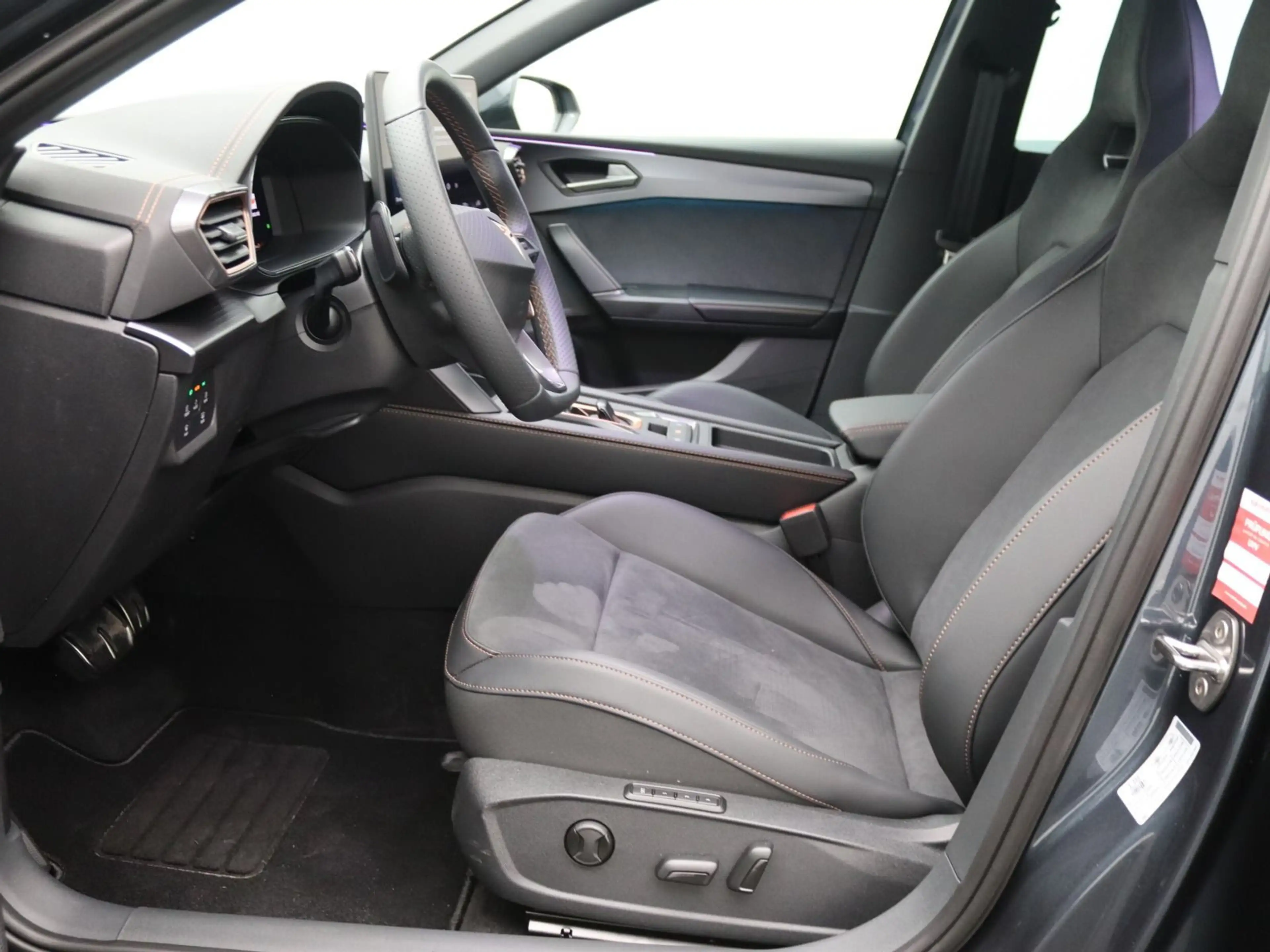 CUPRA Leon ST 2.0TDI DSG / Navi, Matrix, AHK, RFK, ACC — photo 14