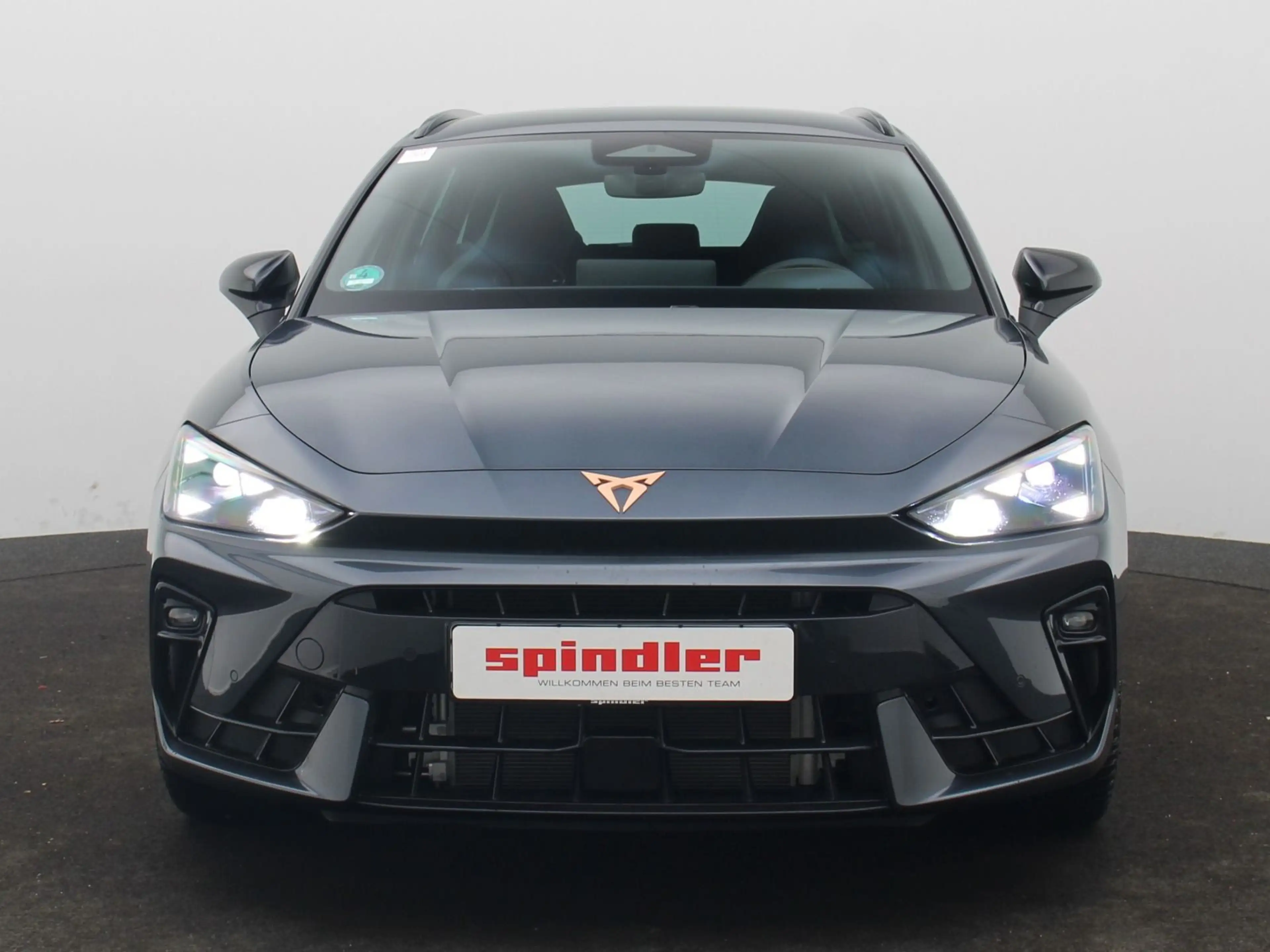 CUPRA Leon ST 2.0TDI DSG / Navi, Matrix, AHK, RFK, ACC — photo 3