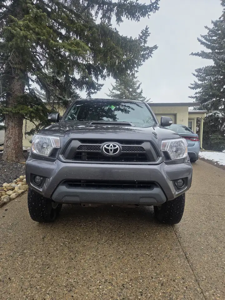 Toyota Tacoma снимка Toyota Tacoma