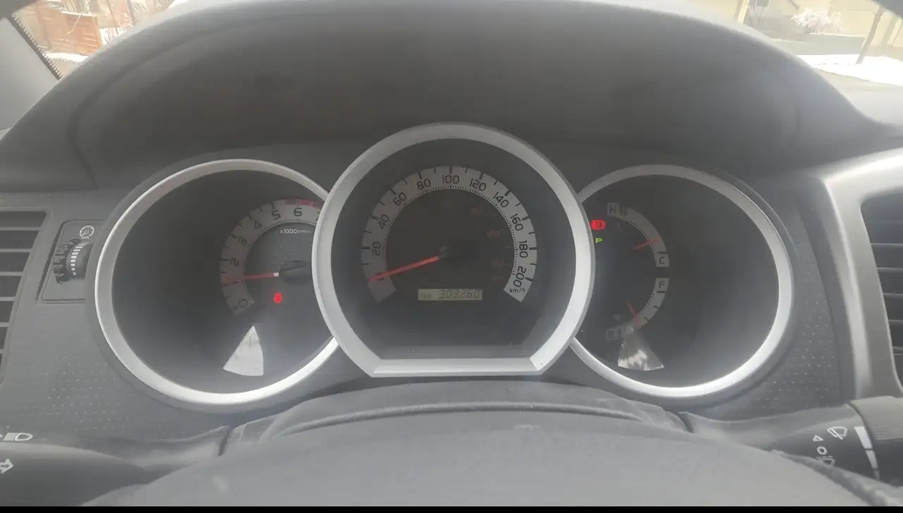 Toyota Tacoma снимка Toyota Tacoma