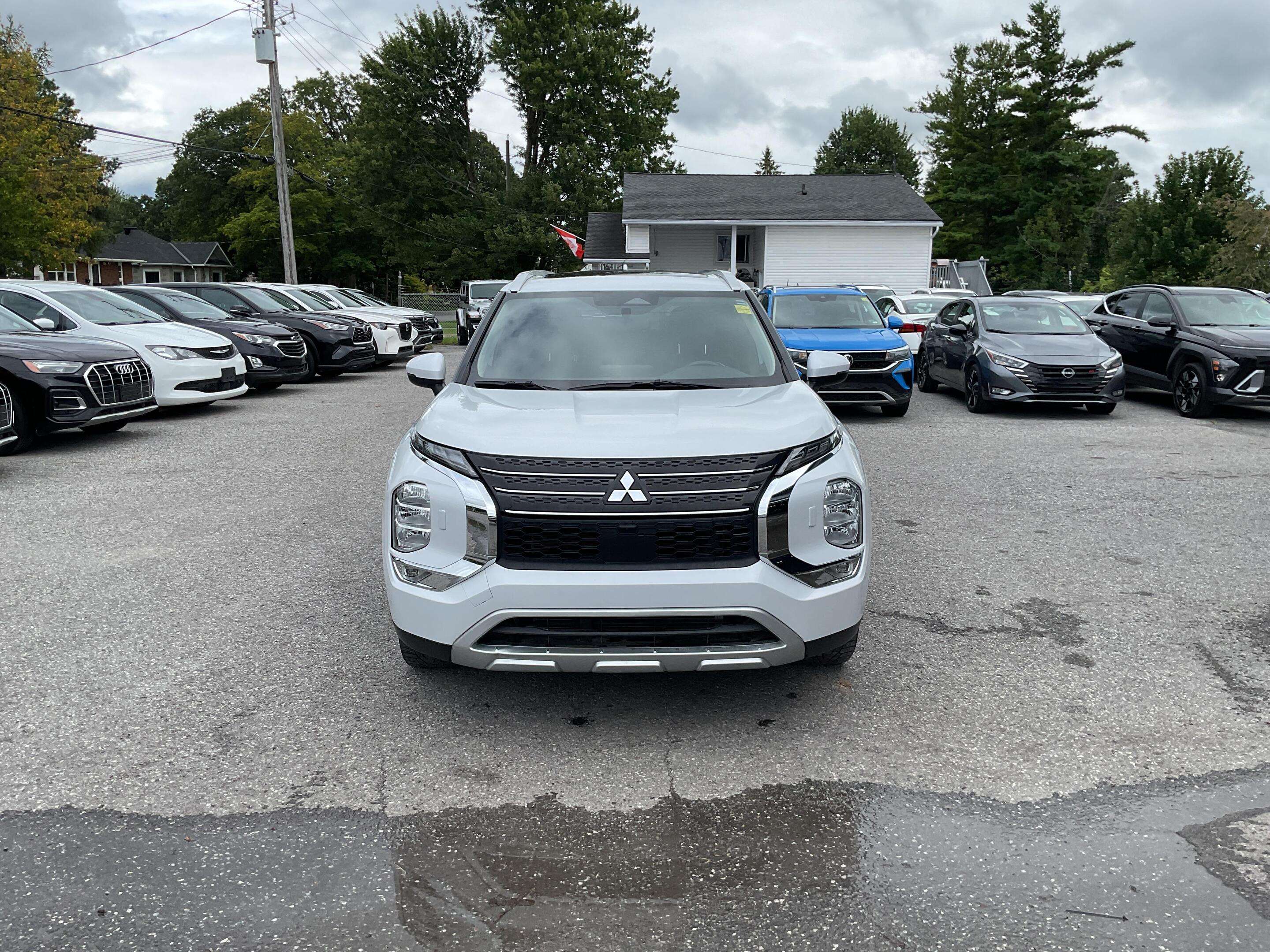 2022 Mitsubishi Outlander — снимка 1