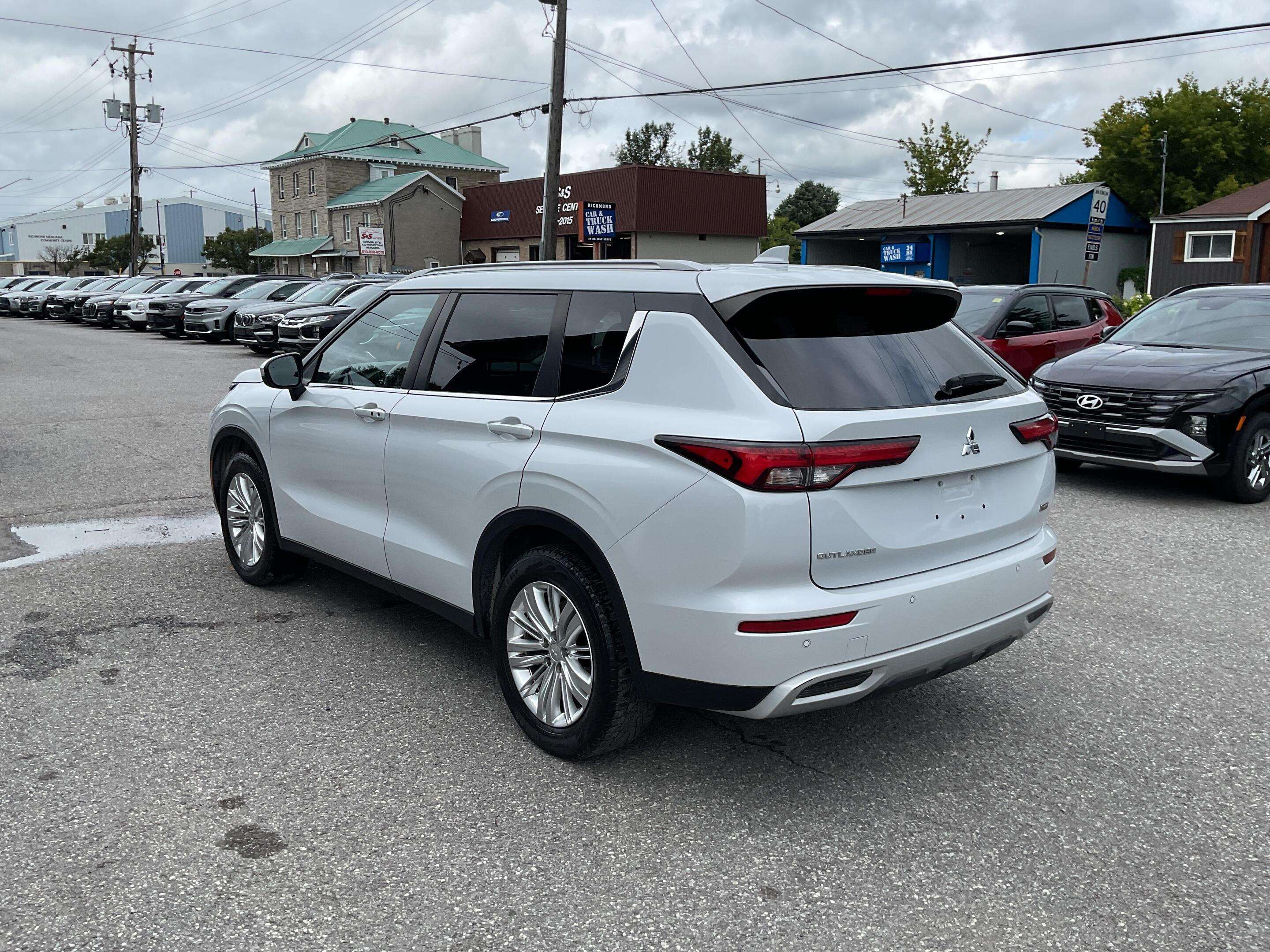 2022 Mitsubishi Outlander — снимка 1