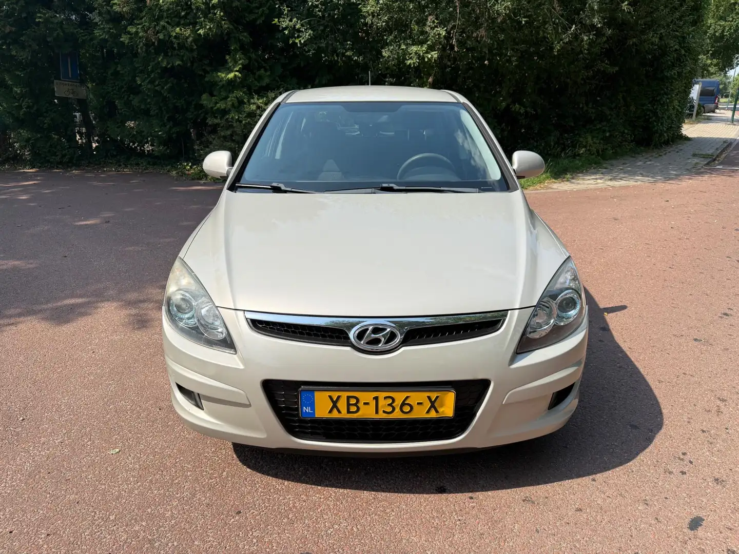 Hyundai i30 1.4i Active / Airco / Aux / Pdc / Apk / lm / cv / Grijs - 2