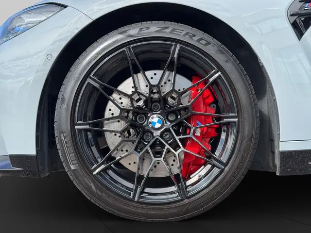 BMW M4 view 9