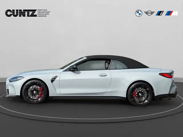 BMW M4 view 8