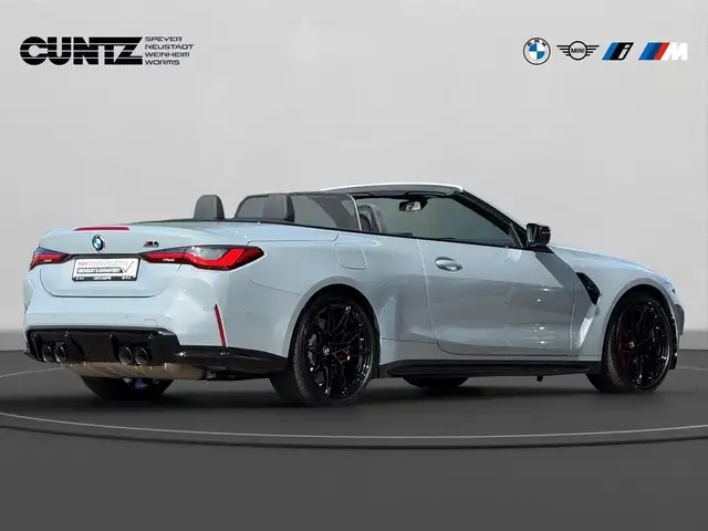 BMW M4 view 5