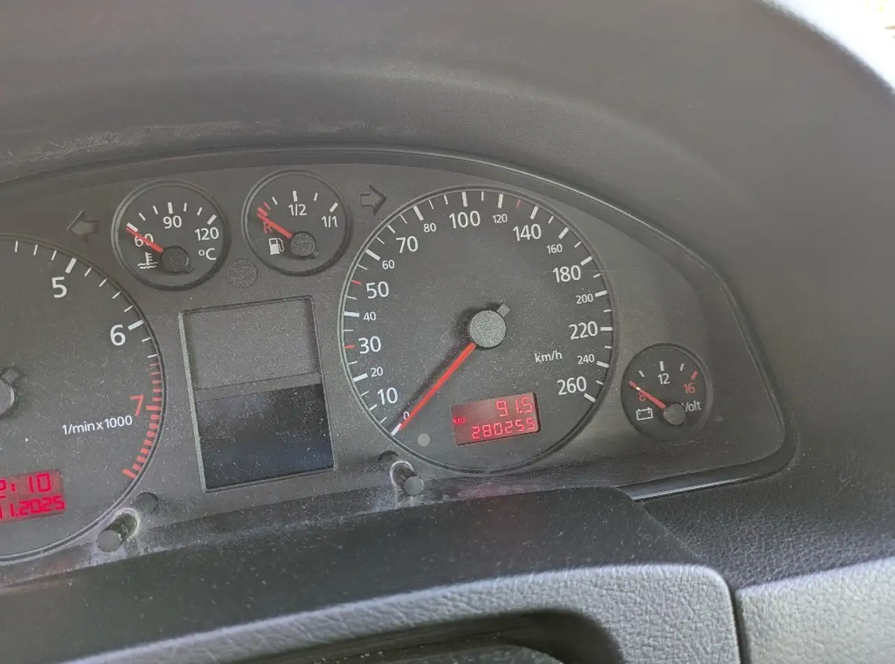 Audi A6 Avant 2.4, foto 7