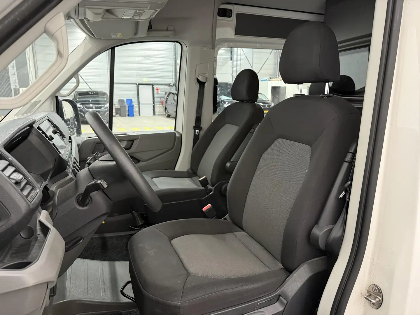 Volkswagen Crafter 35 2.0 TDI L4H3 Dubbele Cabine Automaat Navi Airco Wit - 2