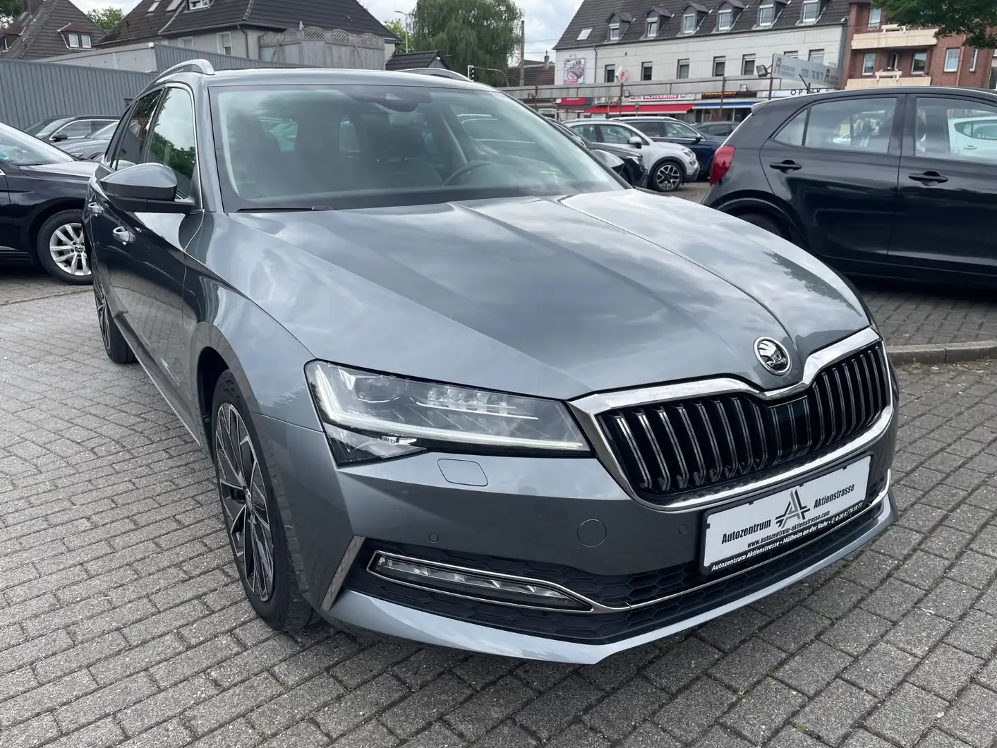 Skoda Superb Combi L&K AHK AppCo. Leder Matrix  CANTON Grau - 2