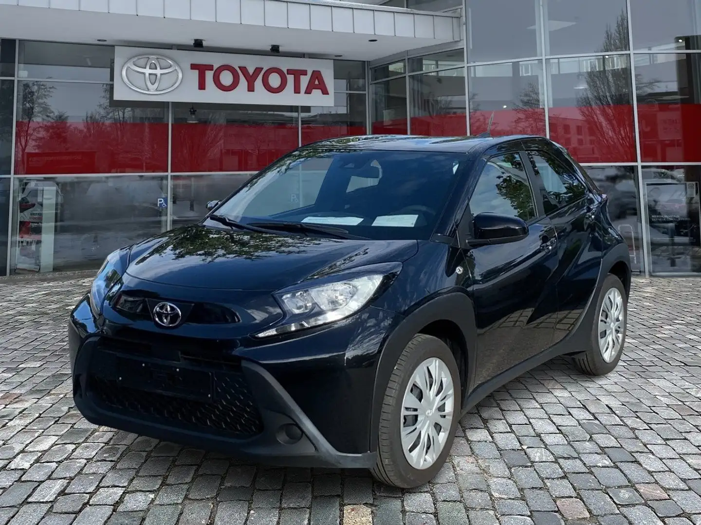 Toyota Aygo 1.0 Business Gepflegter Gebrauchtwagen Schwarz - 1