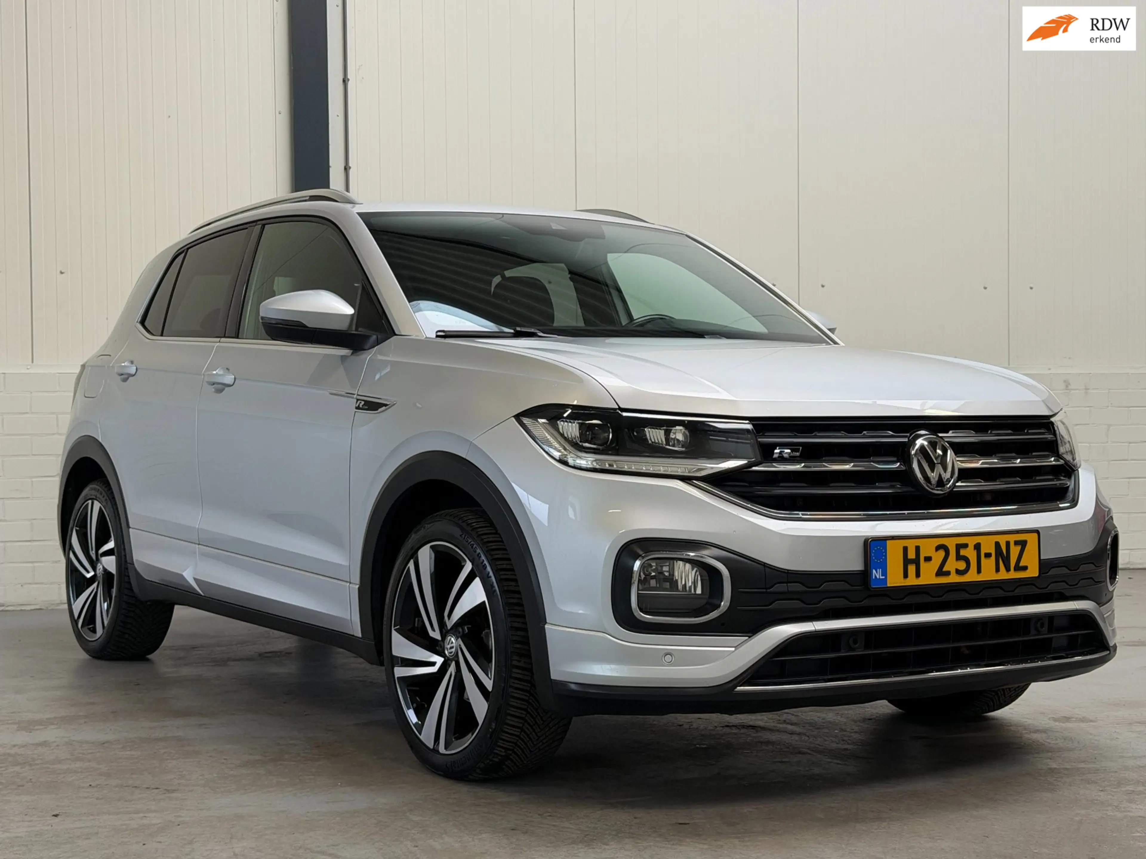 Volkswagen T-Cross 1.0 TSI R-Line|Stoelverwarming|Trekhaak|Automaat