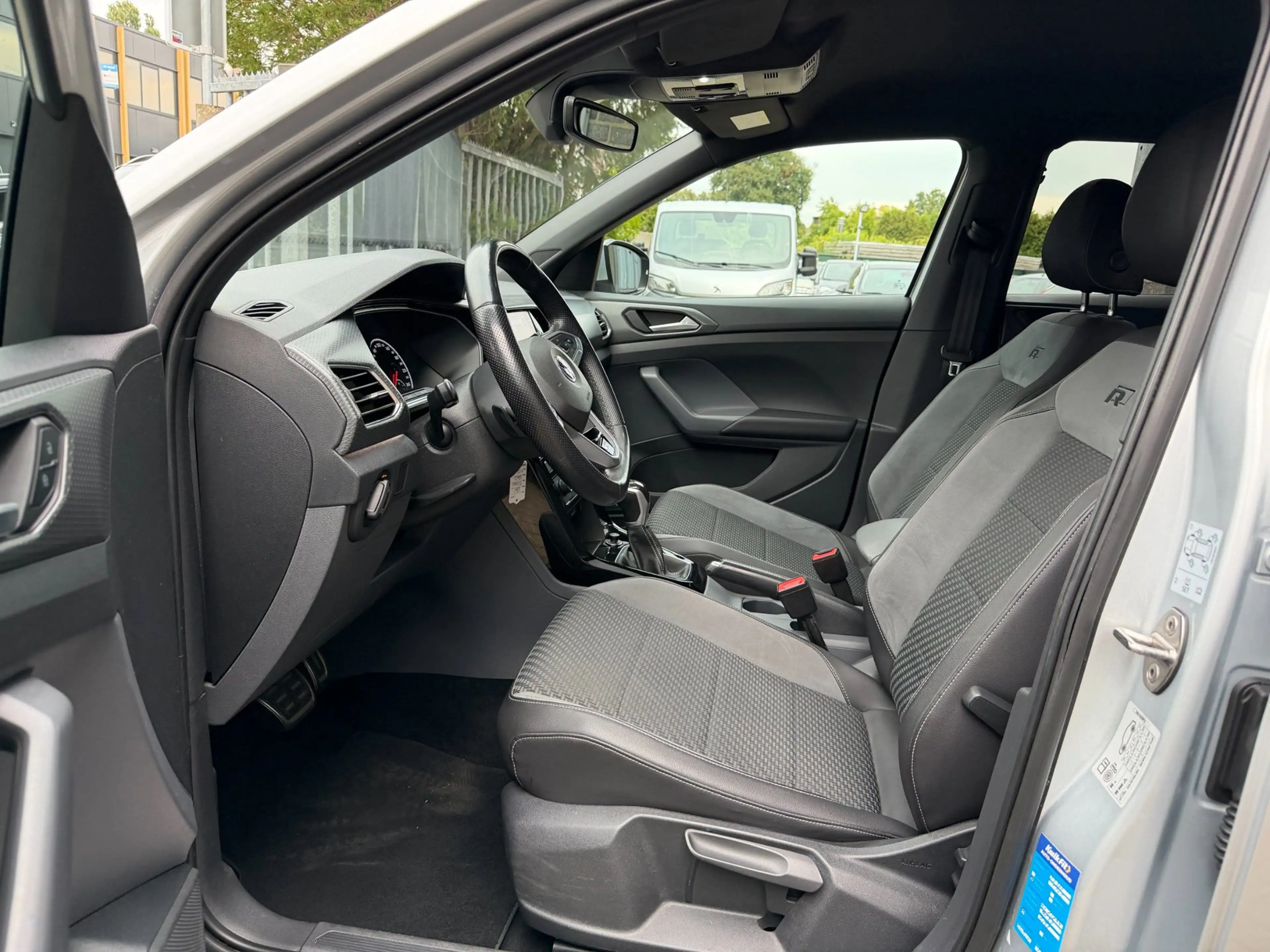 Volkswagen T-Cross 1.0 TSI R-Line|Stoelverwarming|Trekhaak|Automaat — photo 12
