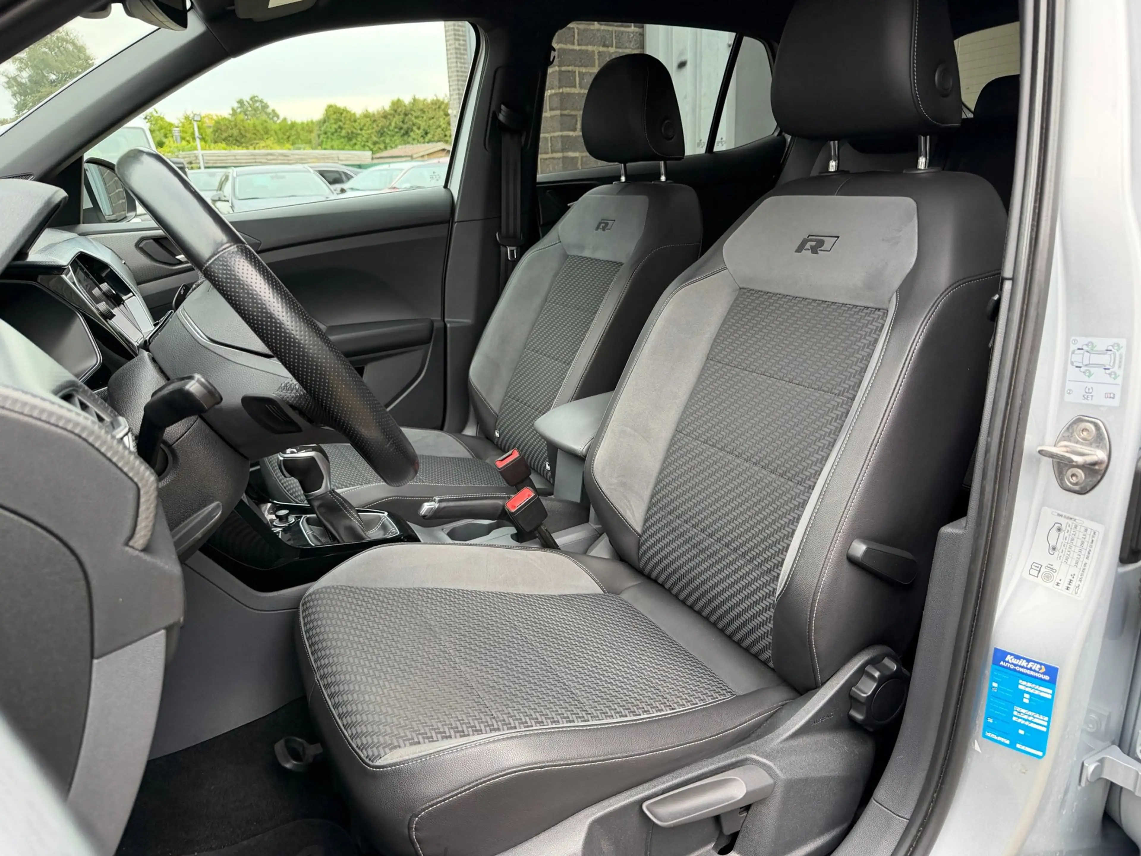 Volkswagen T-Cross 1.0 TSI R-Line|Stoelverwarming|Trekhaak|Automaat — photo 13