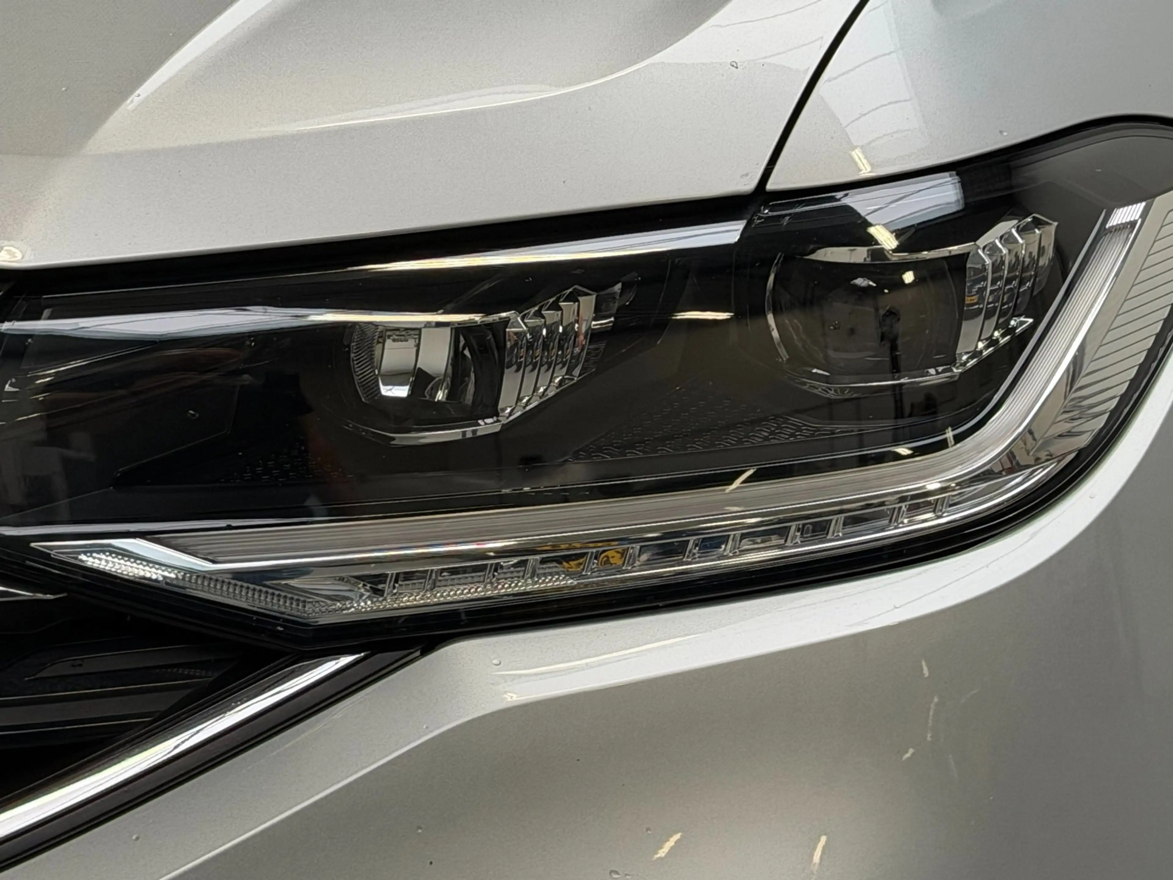 Volkswagen T-Cross 1.0 TSI R-Line|Stoelverwarming|Trekhaak|Automaat — photo 6