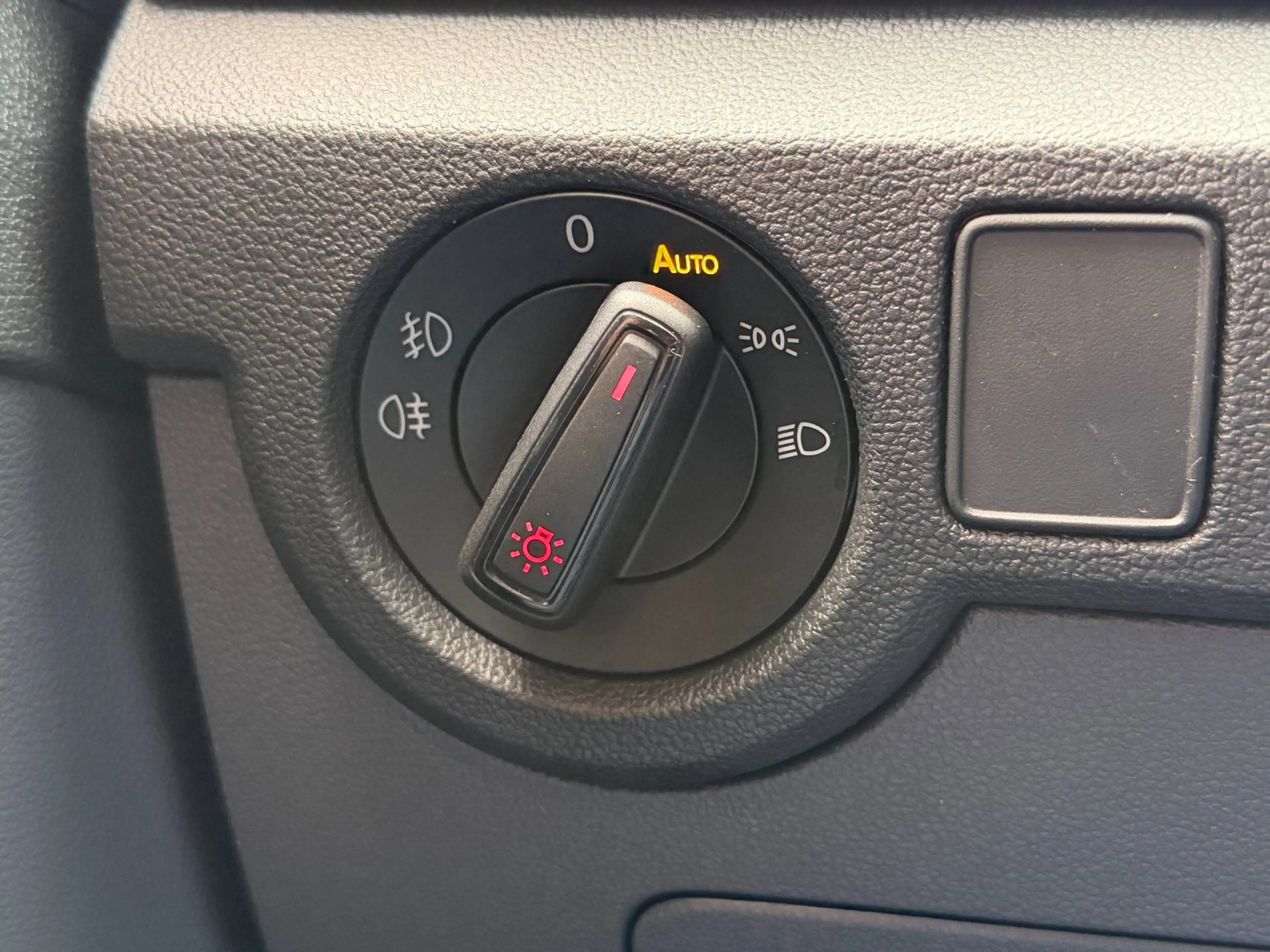 Volkswagen T-Cross 1.0 TSI R-Line|Stoelverwarming|Trekhaak|Automaat — photo 28