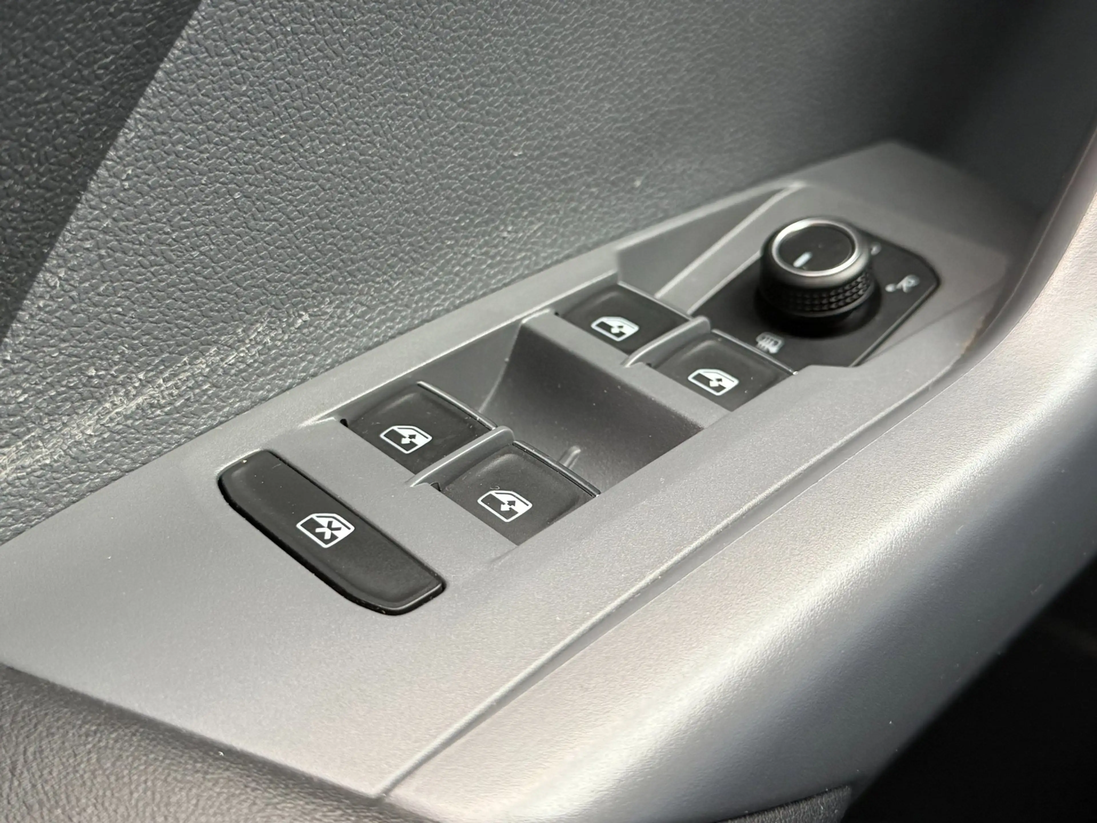 Volkswagen T-Cross 1.0 TSI R-Line|Stoelverwarming|Trekhaak|Automaat — photo 29