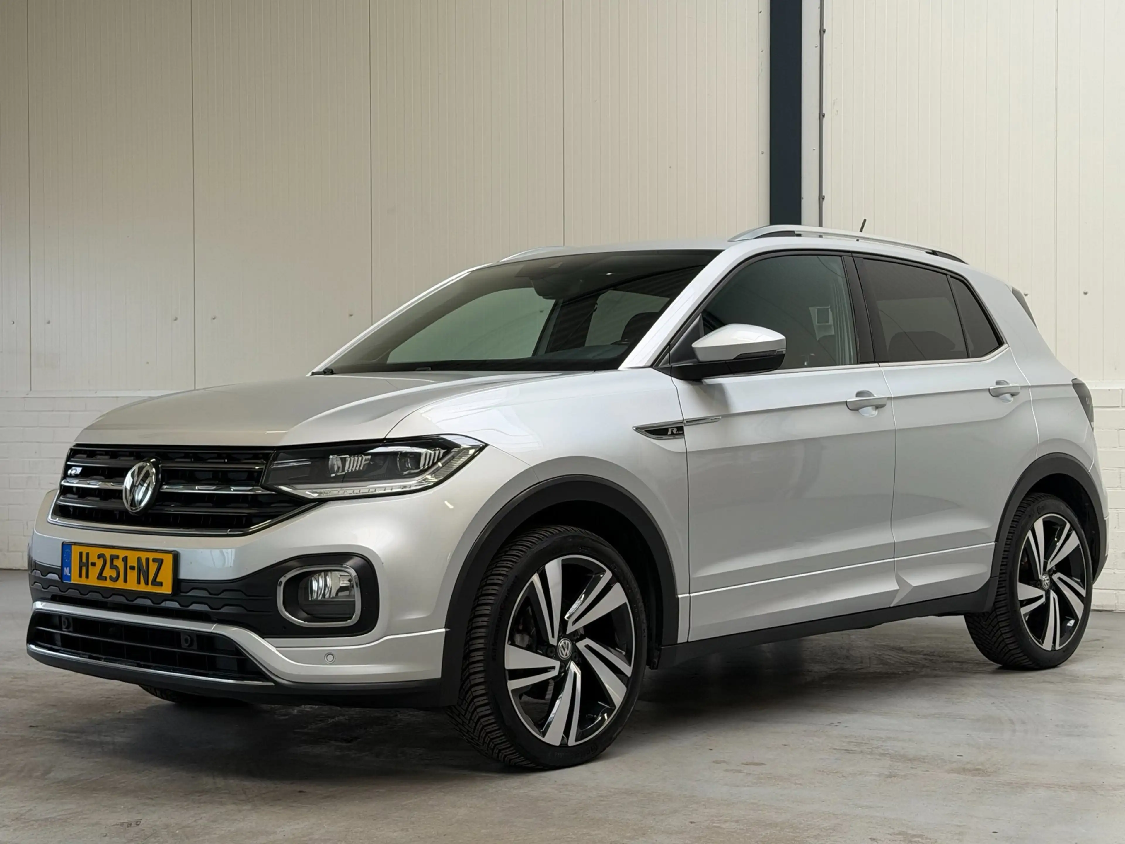 Volkswagen T-Cross 1.0 TSI R-Line|Stoelverwarming|Trekhaak|Automaat — photo 2