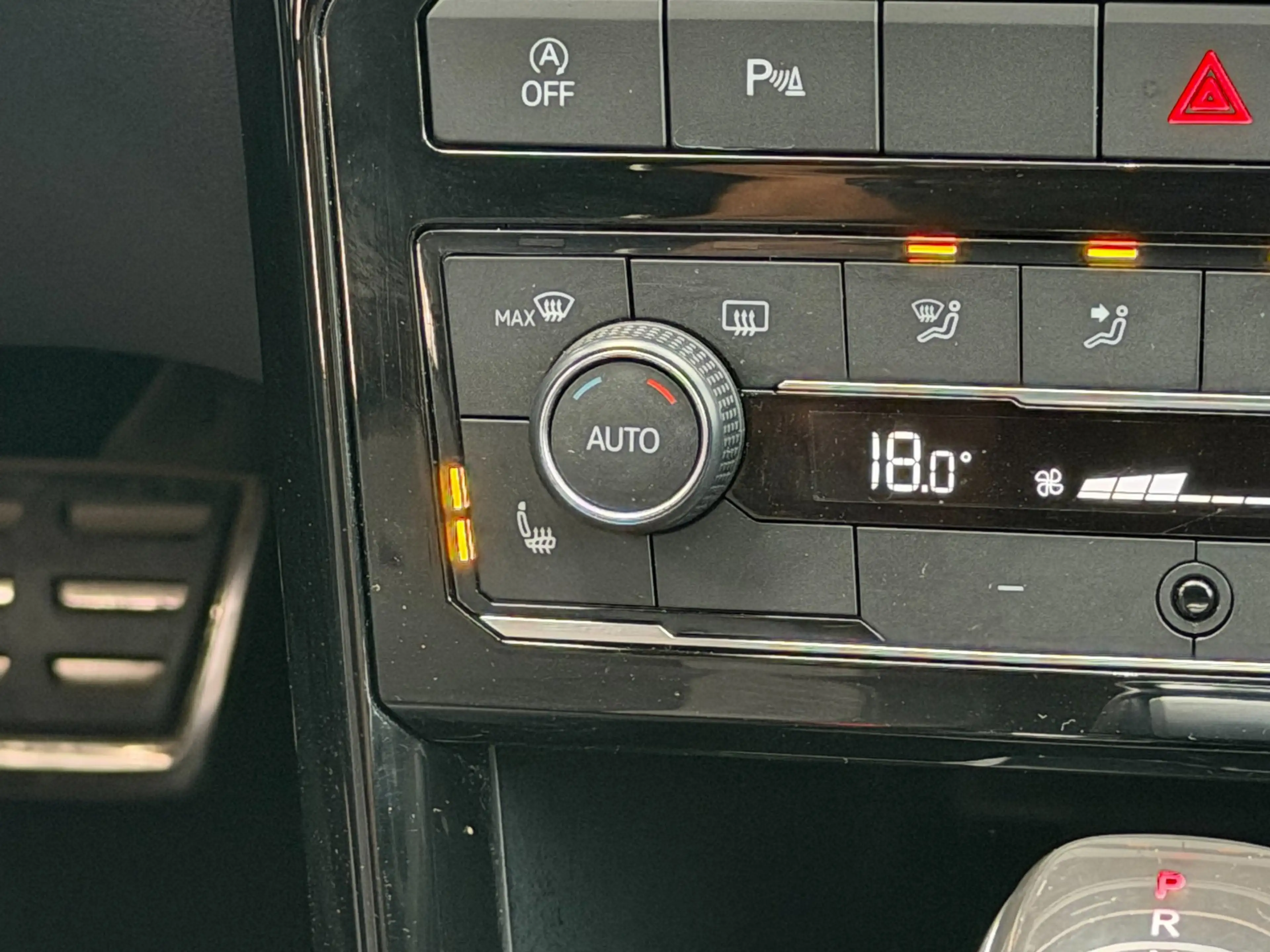 Volkswagen T-Cross 1.0 TSI R-Line|Stoelverwarming|Trekhaak|Automaat — photo 23