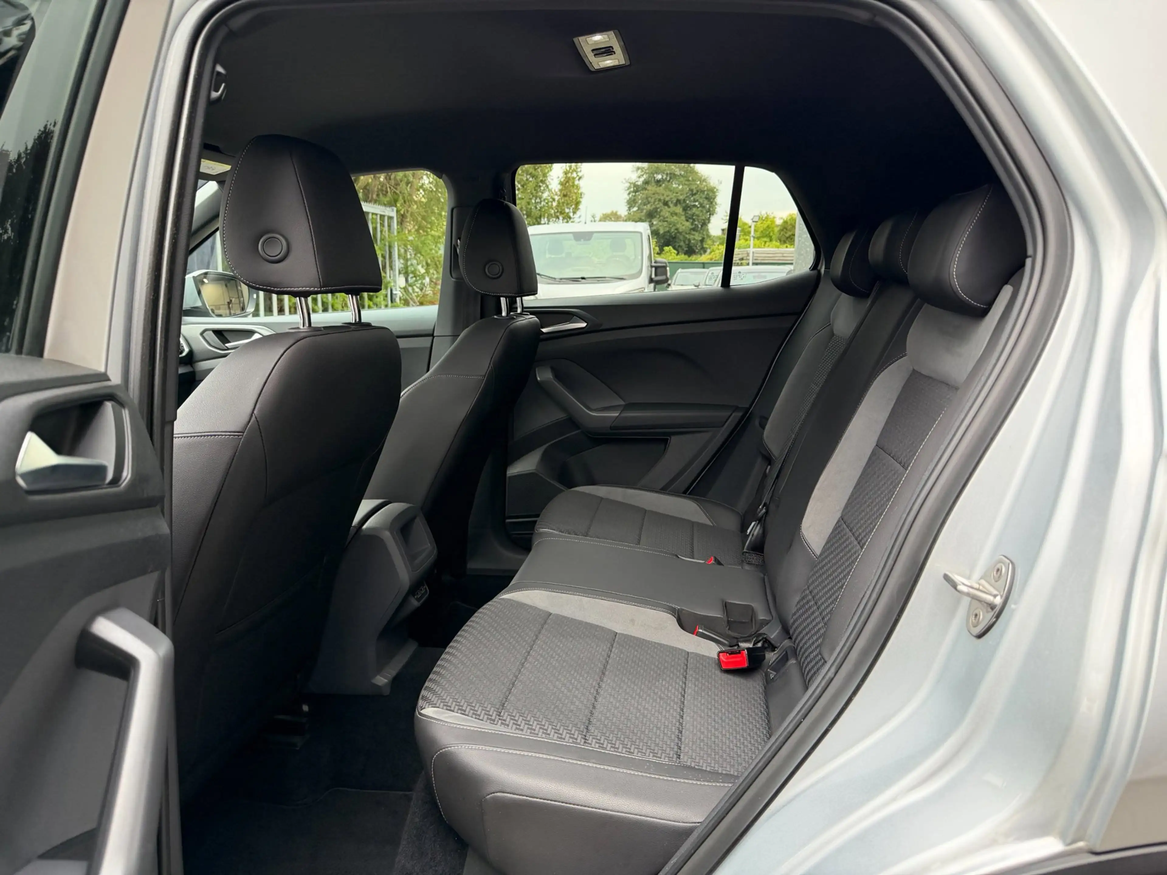 Volkswagen T-Cross 1.0 TSI R-Line|Stoelverwarming|Trekhaak|Automaat — photo 15