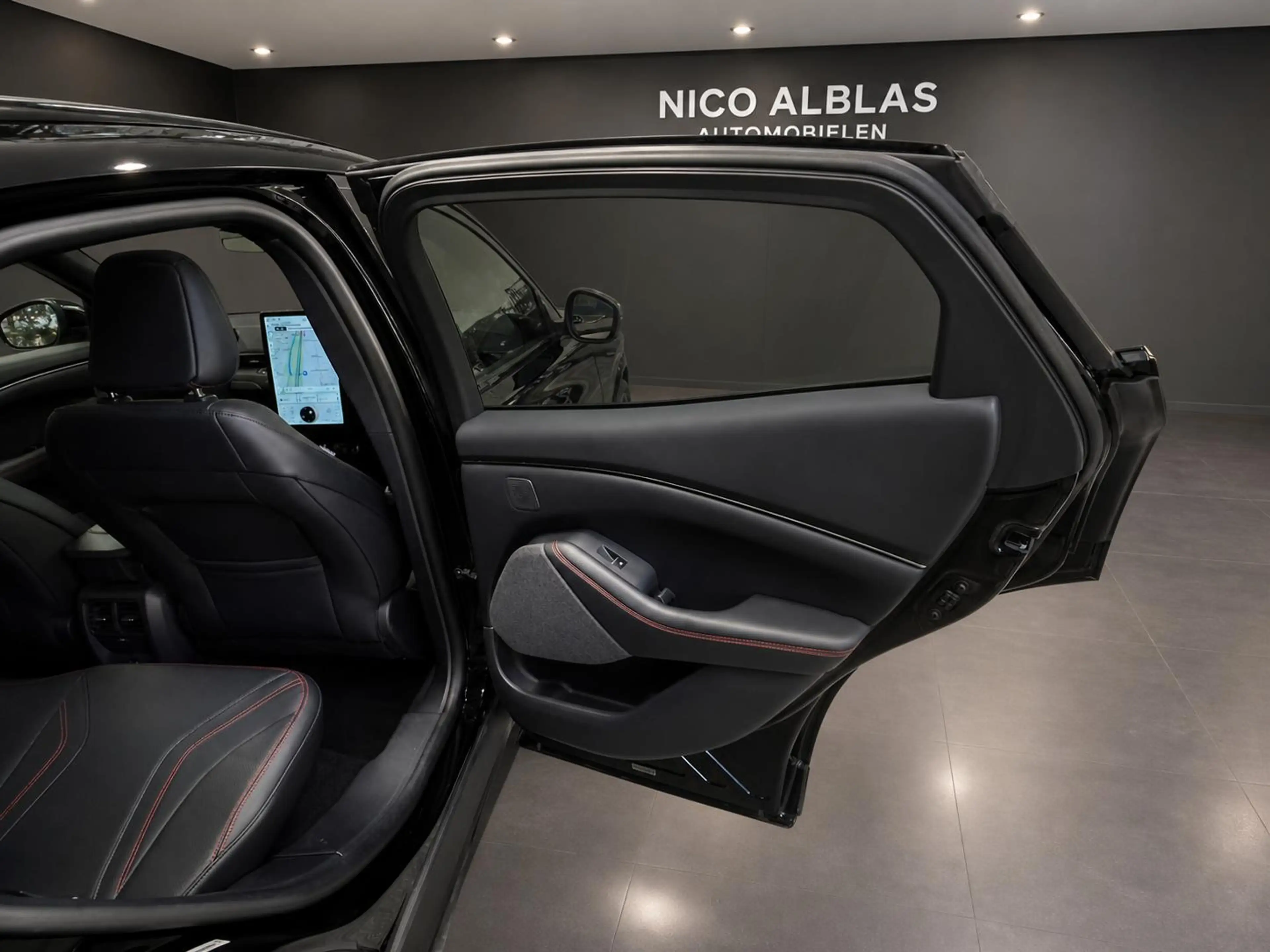 Ford Mustang Mach-E Extended First Edition AWD 91 kWh — photo 17