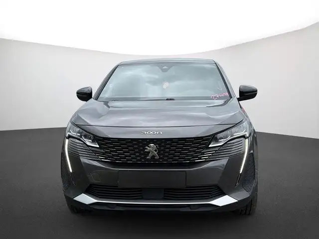 Peugeot 3008 view 3