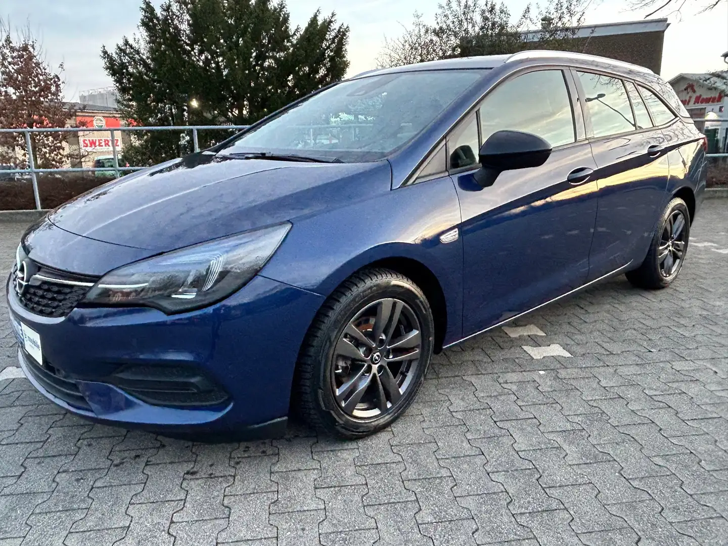 Opel Astra 1.5 D Start/Stop Sports Tourer Business Elegance Bleu - 1