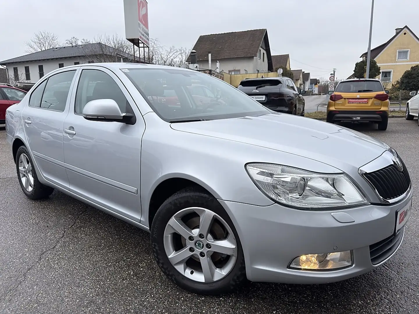 Skoda Octavia 1,4 TSI Elegance DSG Silber - 1