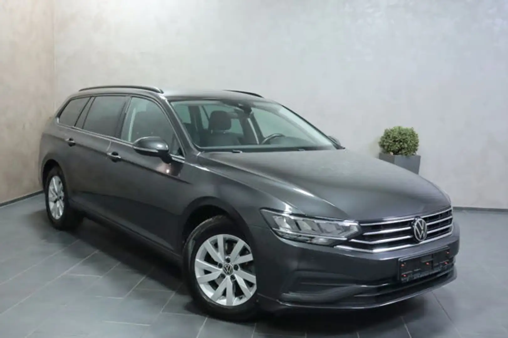 Volkswagen Passat Variant TSI OPF DSG CAM LED NAVI ACC SHZ Grau - 2