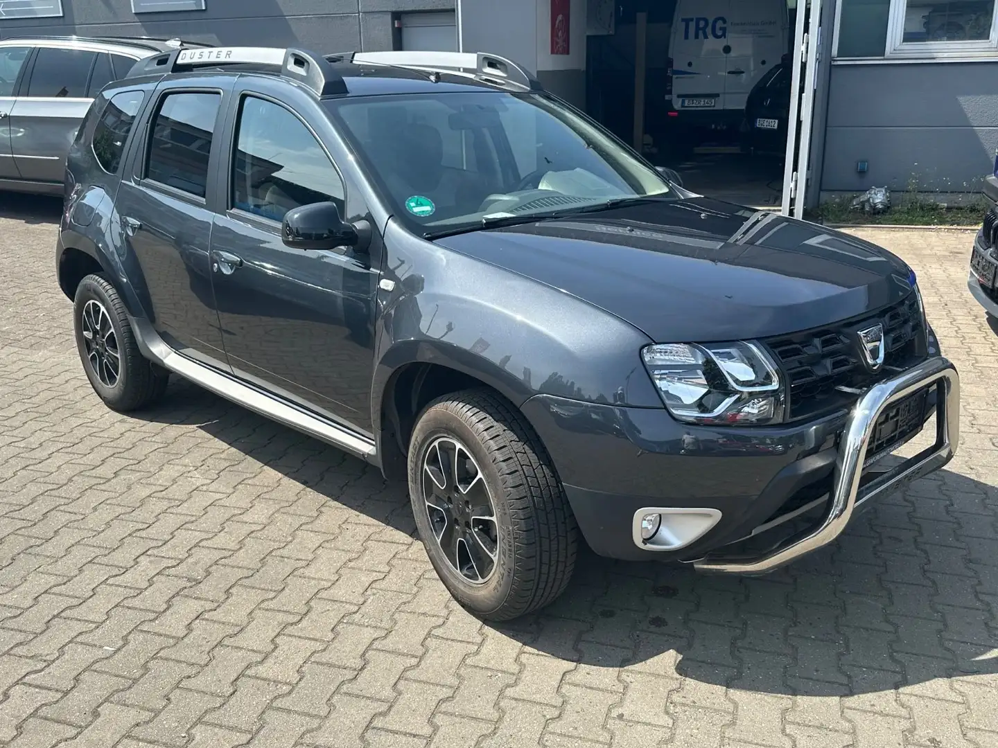 Dacia Duster I Black Shadow AHK Navi 58700km 1.Hand Grigio - 1